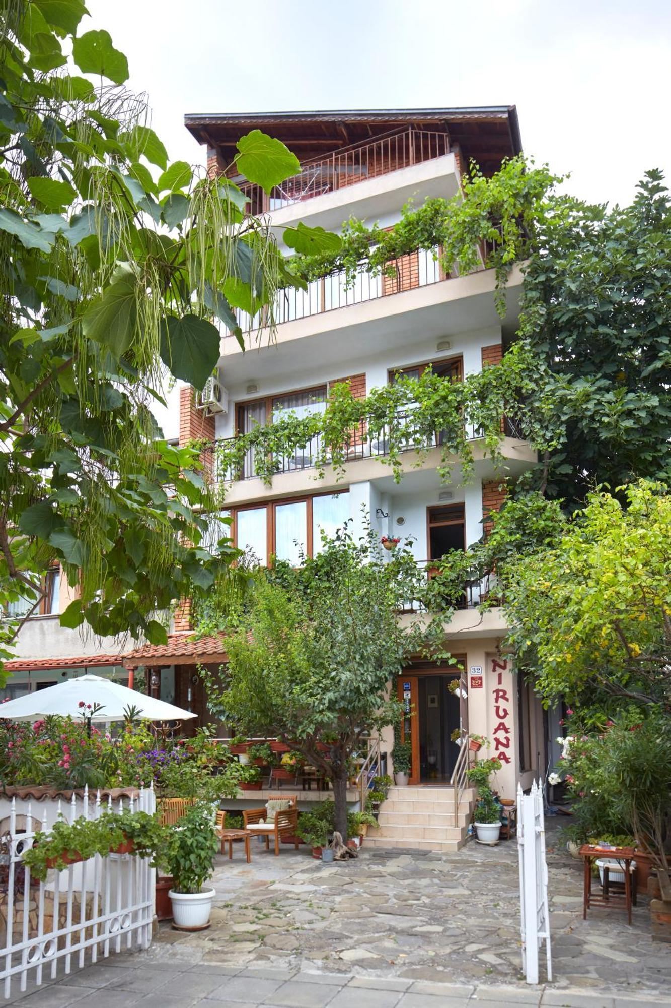 Nirvana Guest House Nesebar Exterior foto