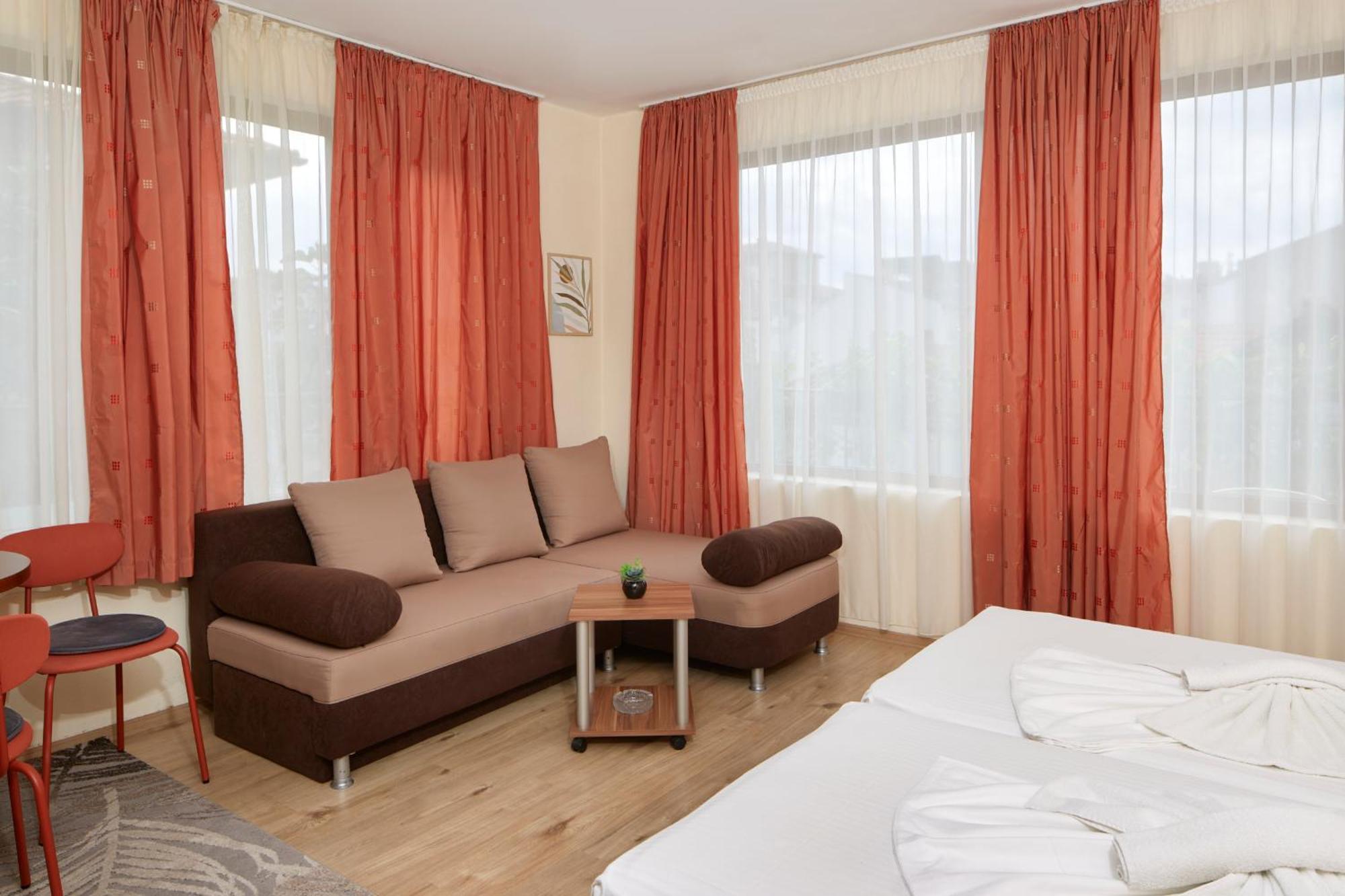 Nirvana Guest House Nesebar Exterior foto