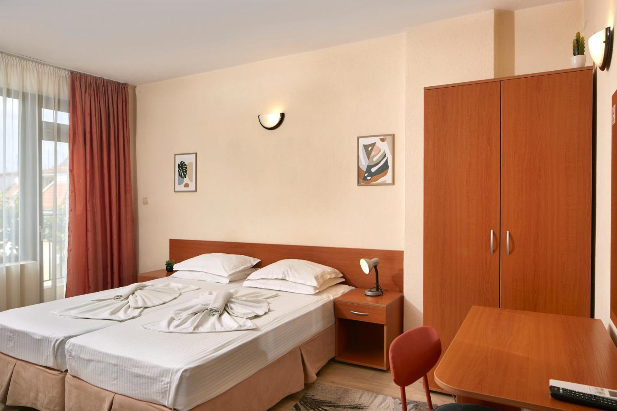 Nirvana Guest House Nesebar Exterior foto