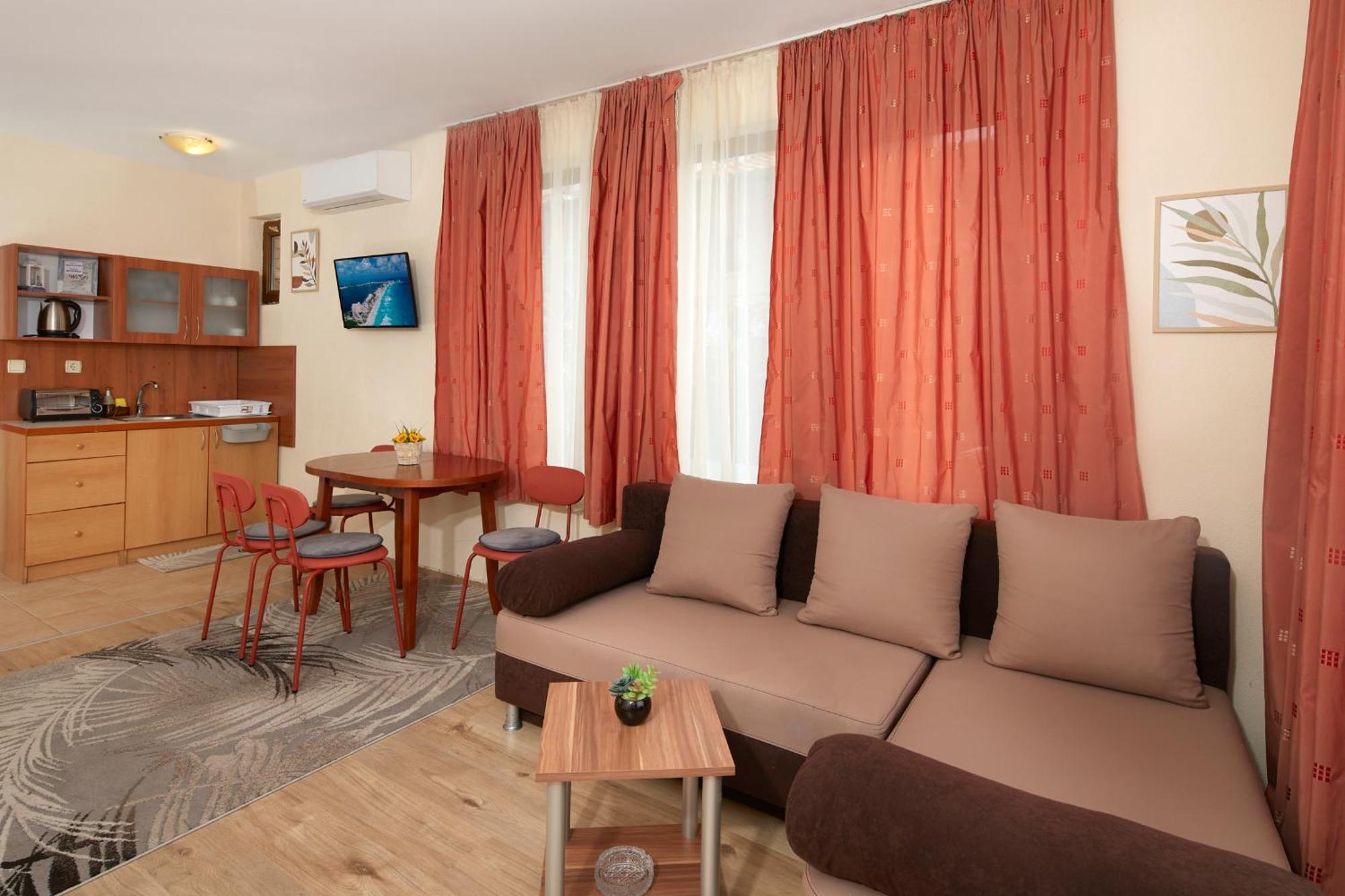 Nirvana Guest House Nesebar Exterior foto